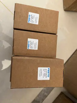 STG77L-E1G000-1-0-CHC-11C-B-20A0-F1-0000 - Honeywell